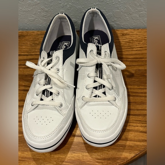 Keds Woman's Courty Leather White
Lace-up closure Sneakers Size 9 - Picture 2 of 10
